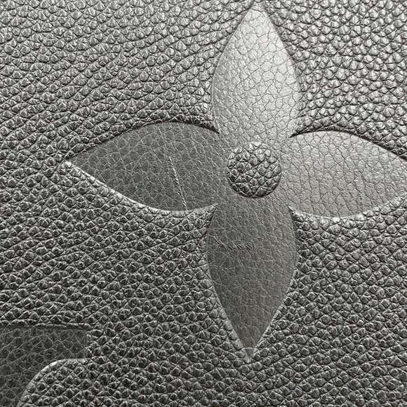 Louis Vuitton Monogram Empreinte On the Go Black Tote Bag - Picture 8 of 11